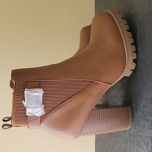 Brand New Top Moda Booties Size 8 1/2